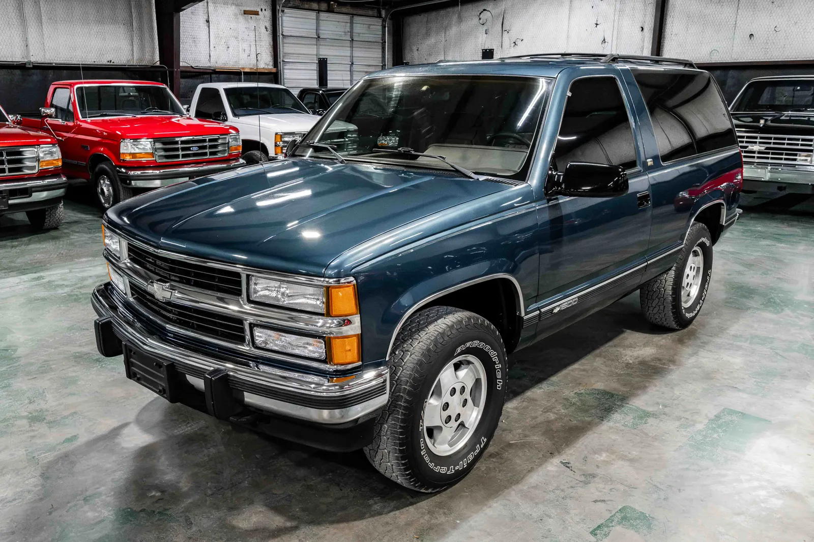 1994-Chevrolet-Blazer-Medium Dark Teal Metallic-1GNEK18K2RJ324769--33.jpg